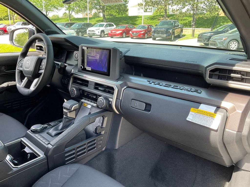 2025 Toyota Tacoma SR5 - Photo 20