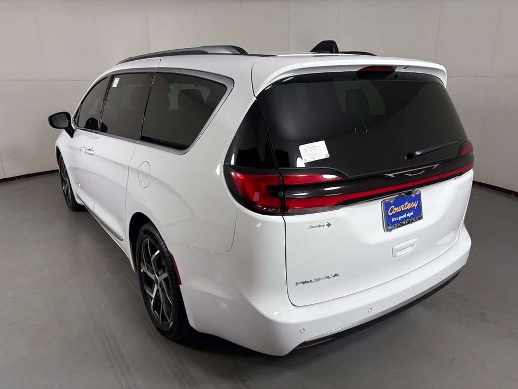 New 2027 Bright White Clear-Coat Exterior Paint Chrysler Pinnacle image 6