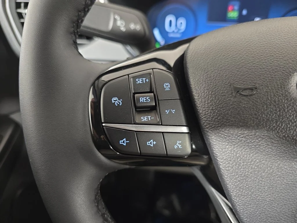 Used 2023 Gray Metallic Ford Platinum image 20