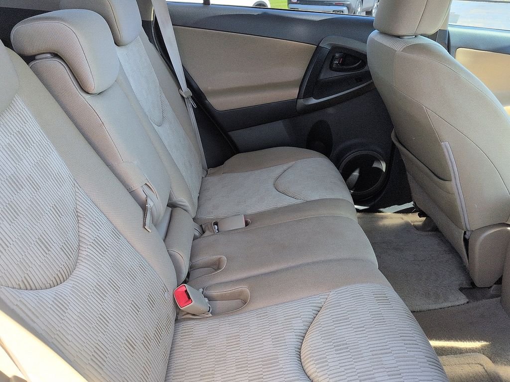 Used 2010  Toyota Base image 8