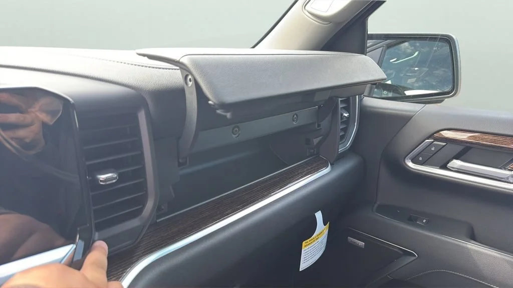 New 2026 Onyx Black GMC Elevation image 23