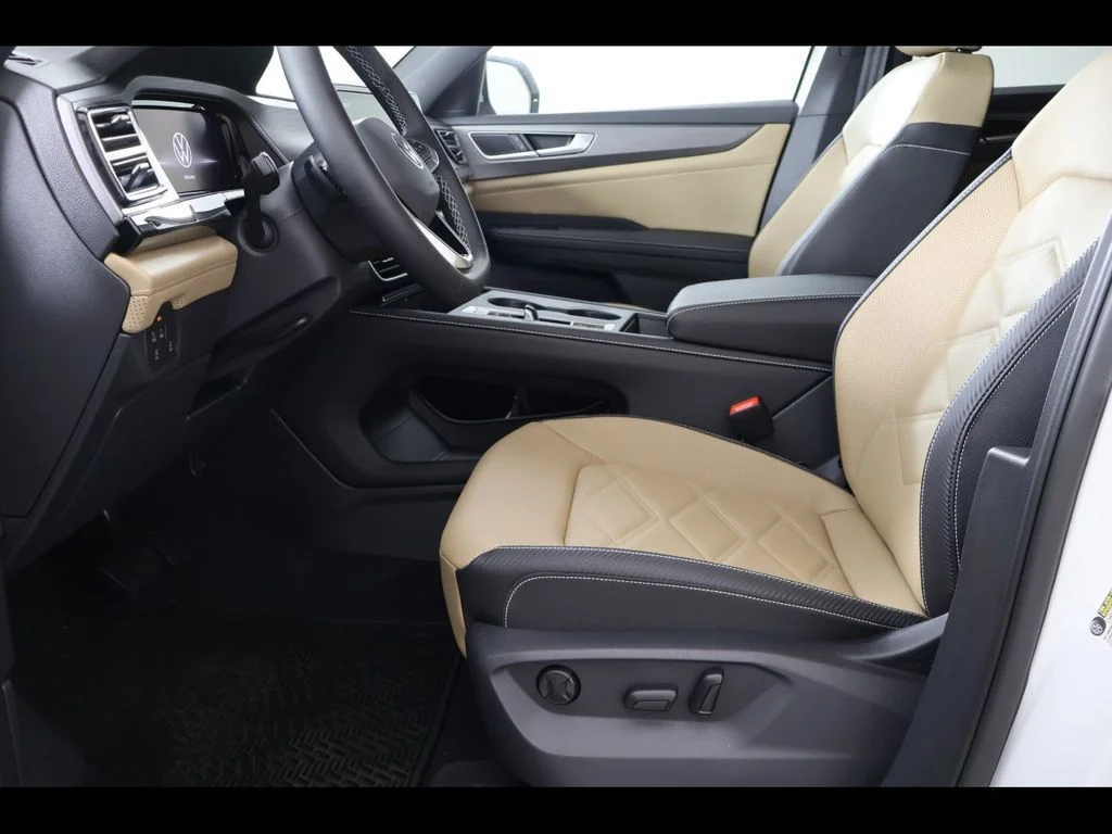 New 2026 Opal White Pearl Volkswagen 2.0T SE image 12