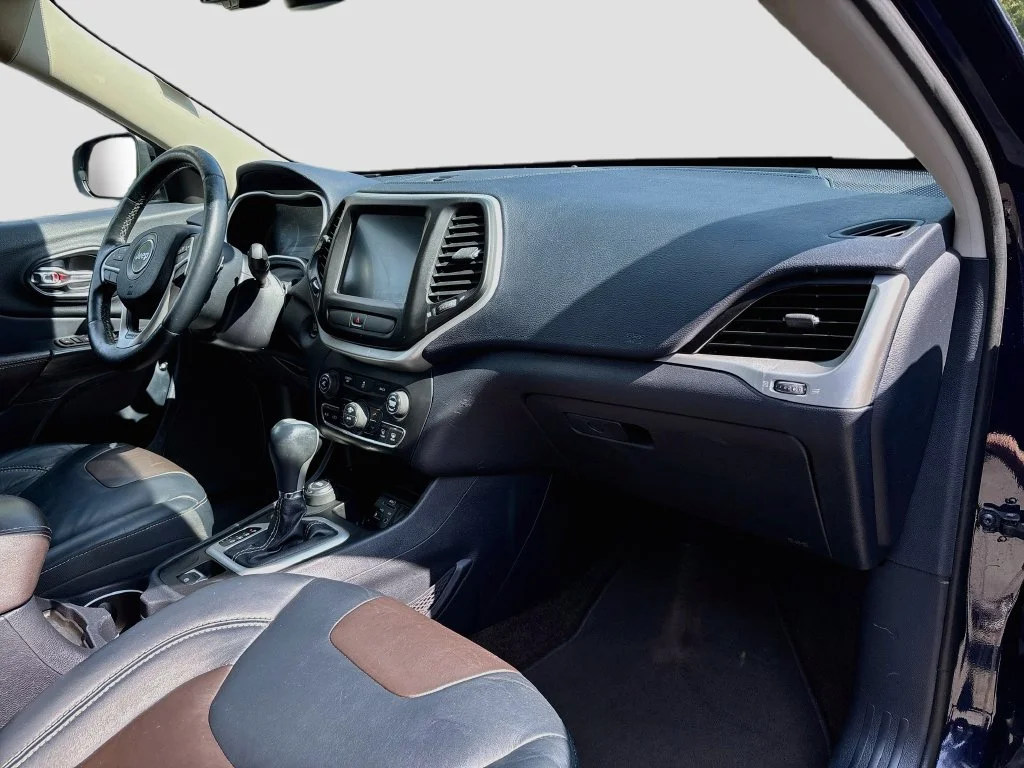 Used 2016 True Blue Jeep Limited image 26