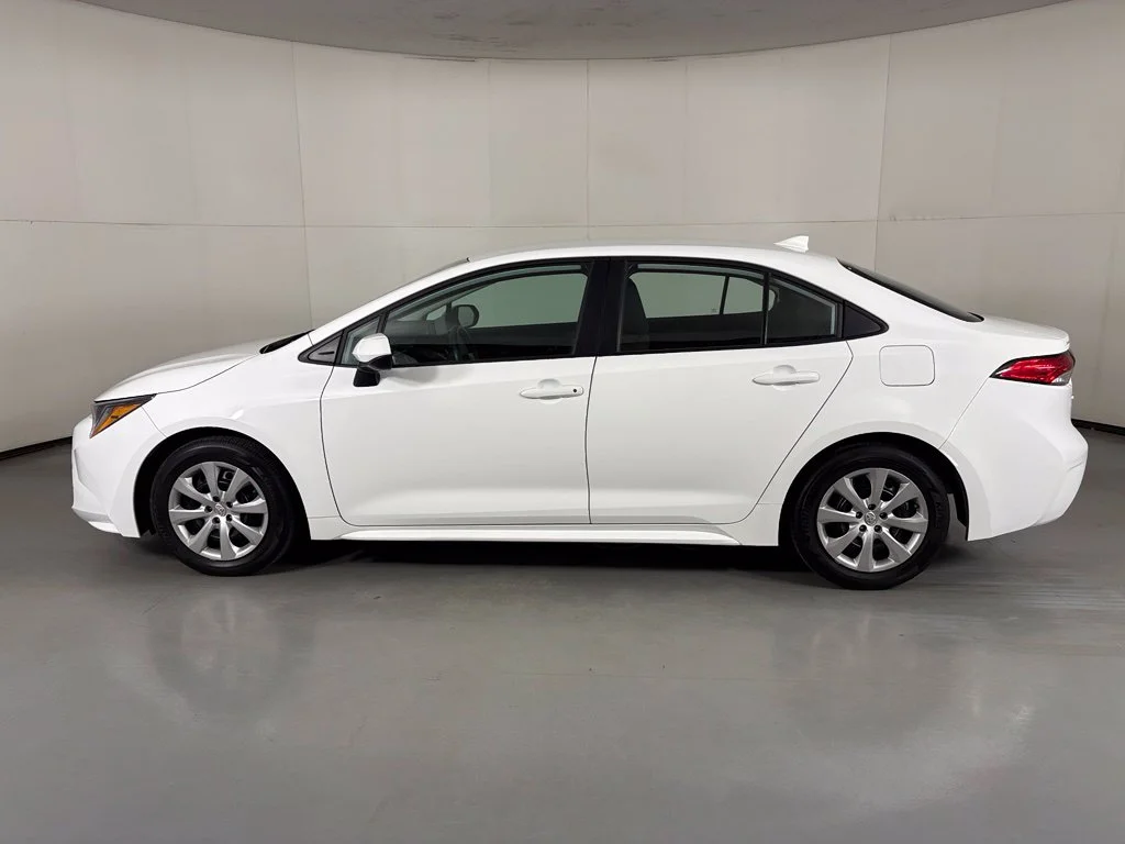 Used 2025 White Toyota LE image 5