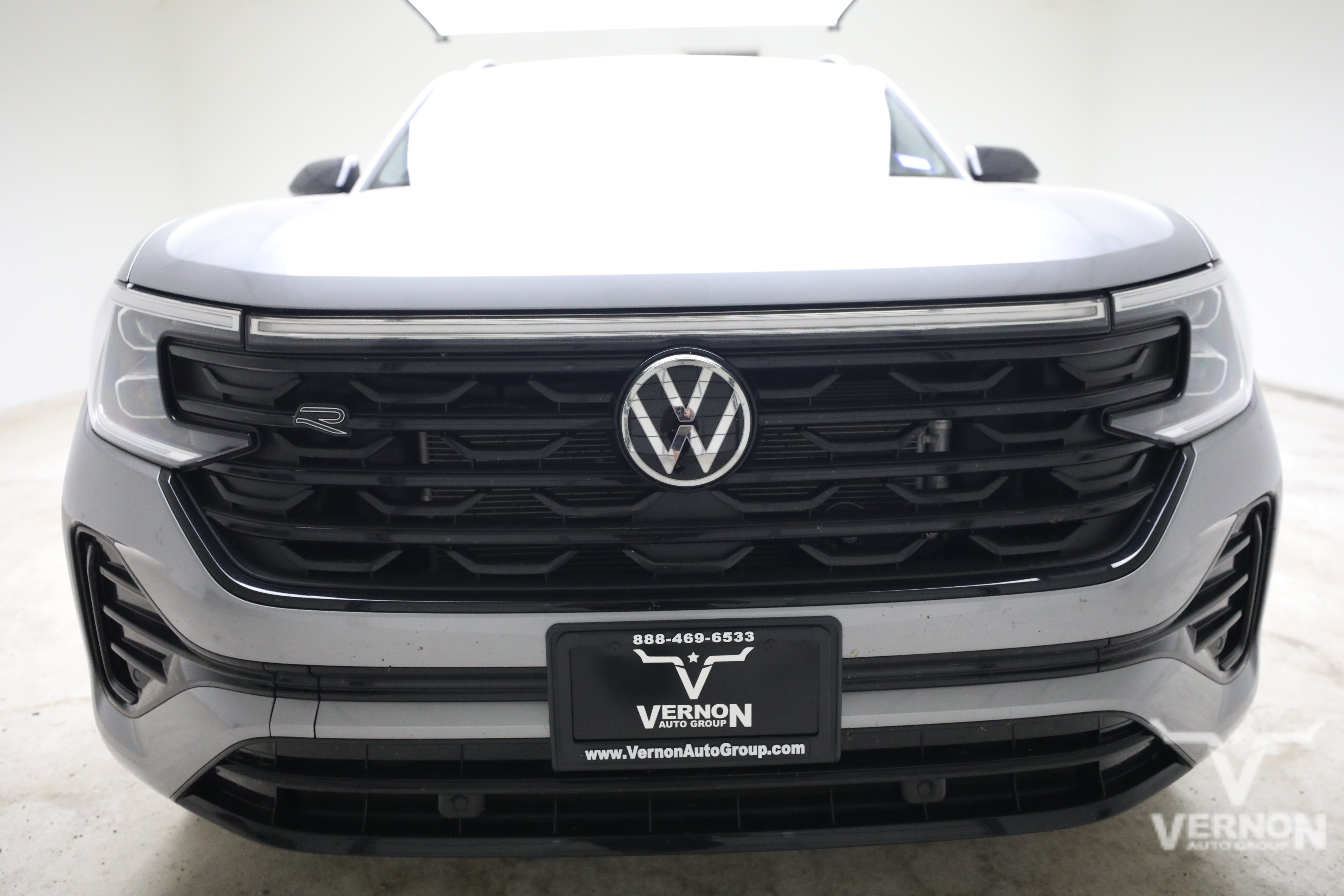 Used 2026 Silver Mist Metallic Volkswagen Y image 8