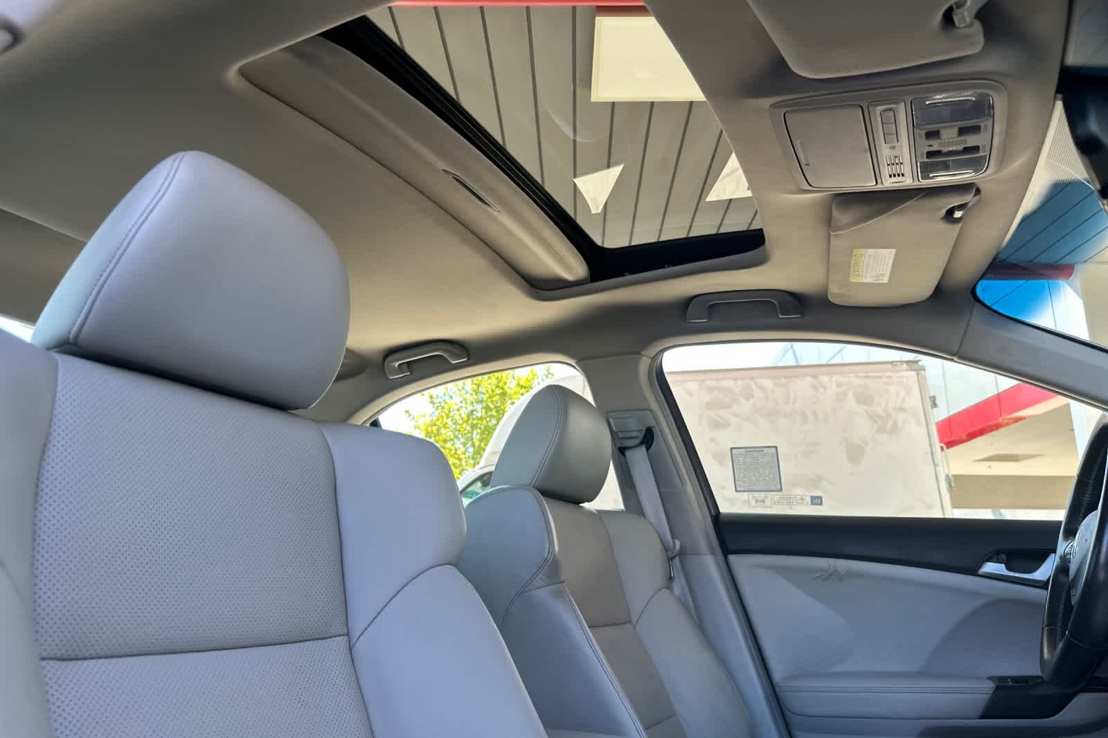 Used 2012  Acura  image 17