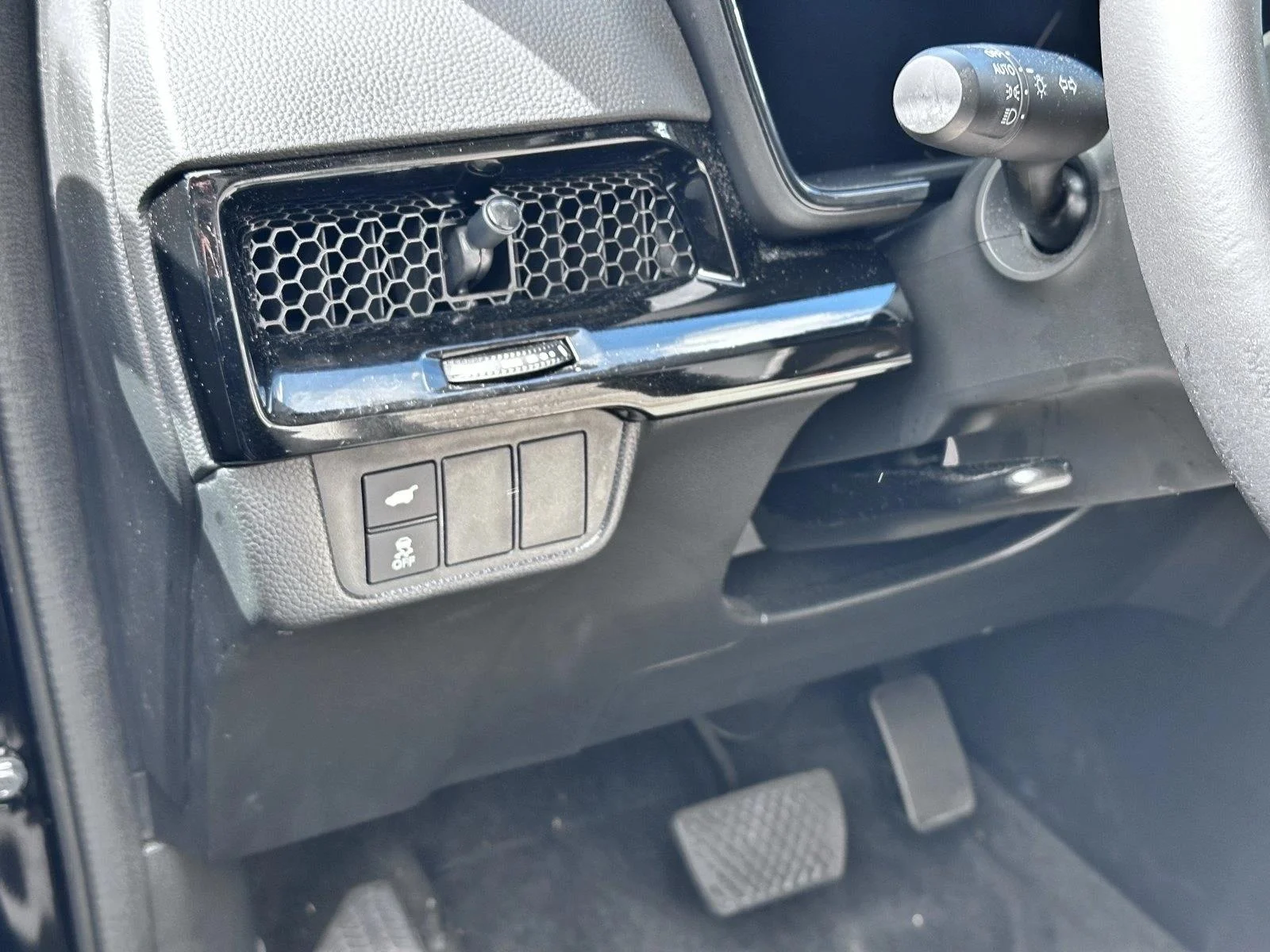 Used 2025 Black Honda EX-L image 17