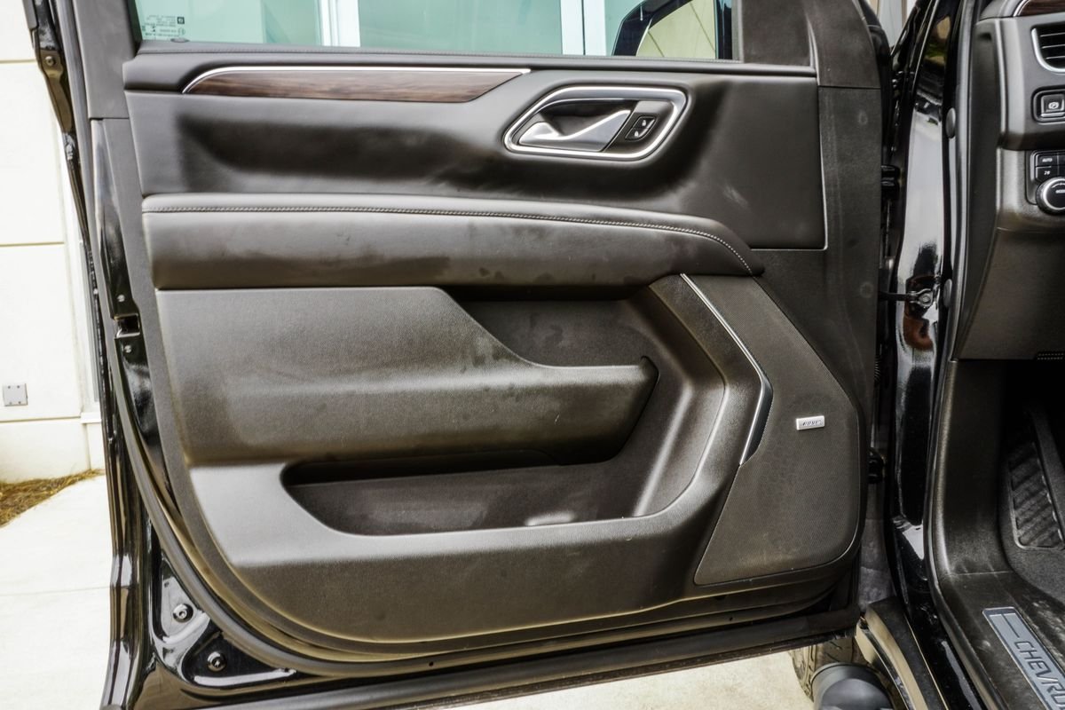 Used 2021 Black Chevrolet Z71 image 34