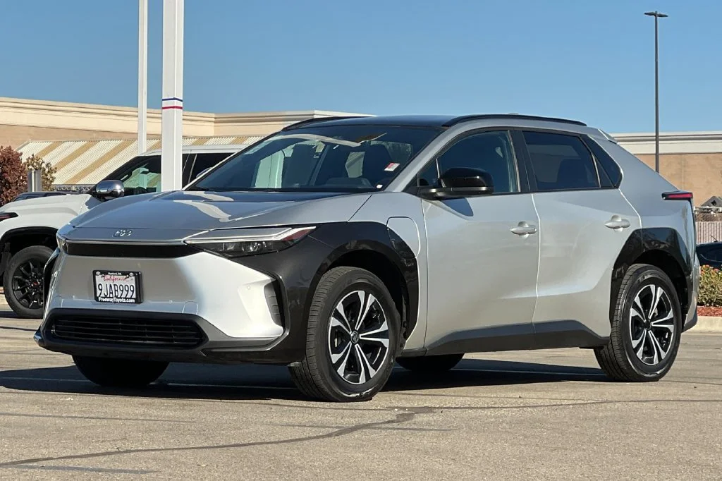 Certified Used 2023 Silver Toyota XLE image 10