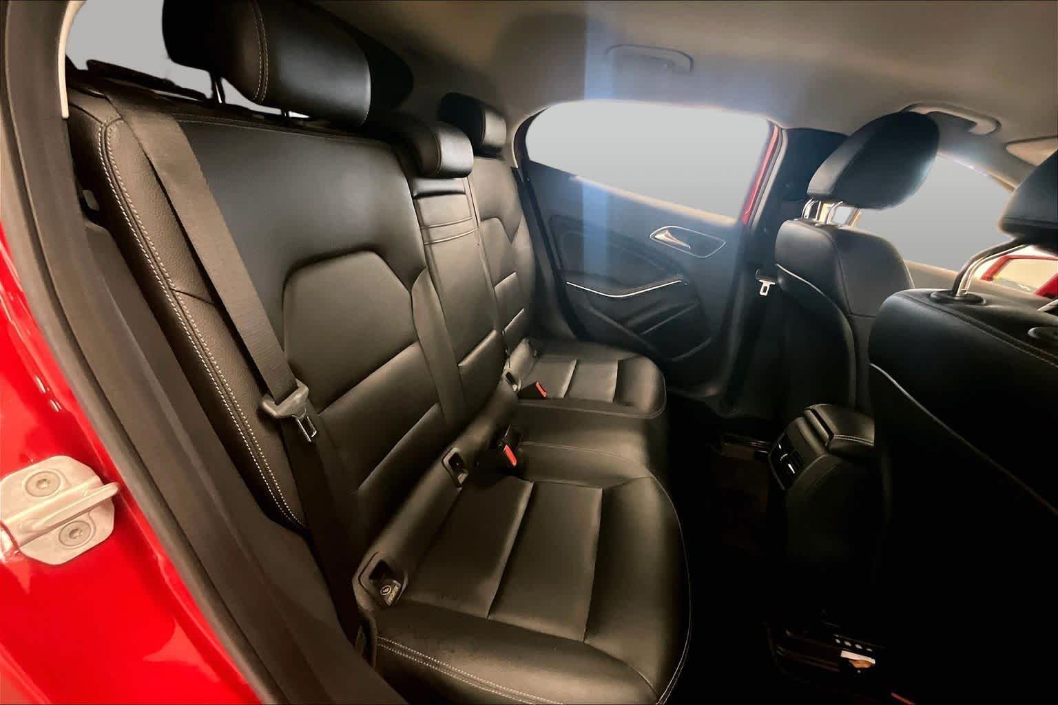 Used 2015 Jupiter Red Mercedes-Benz GLA 250 image 19