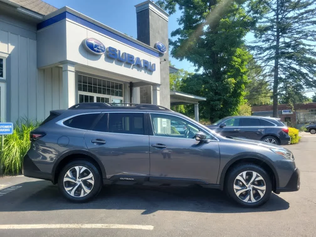 Used 2022 Magnetite Gray Metallic Subaru Limited image 2