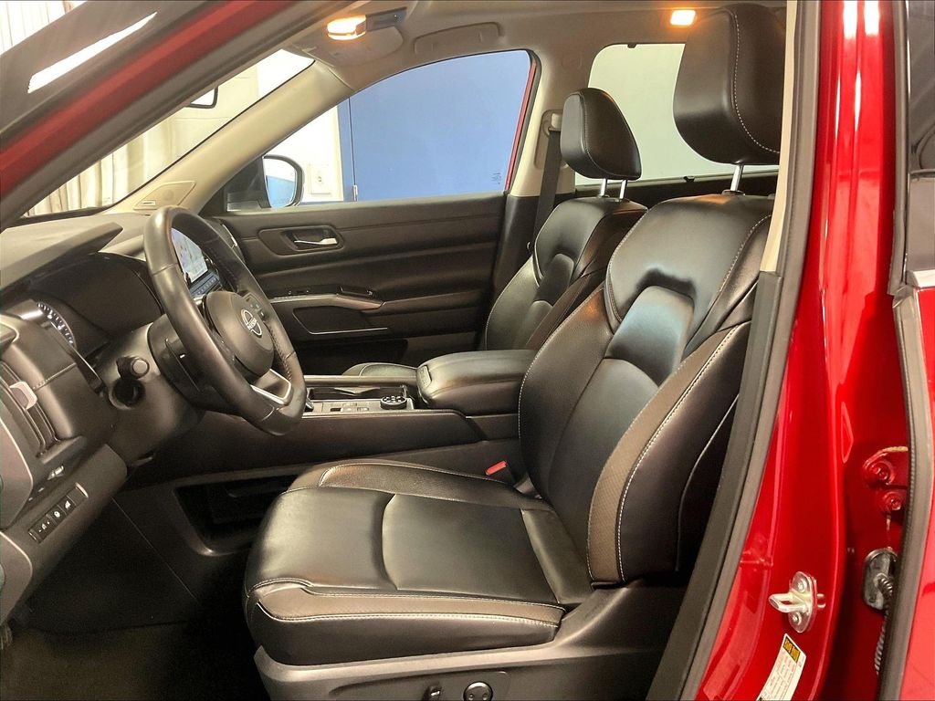 Used 2023 Red Nissan SL image 10