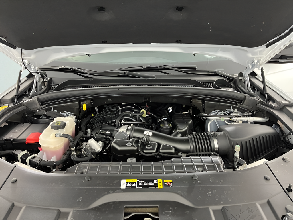 Used 2024 White Jeep Limited image 19