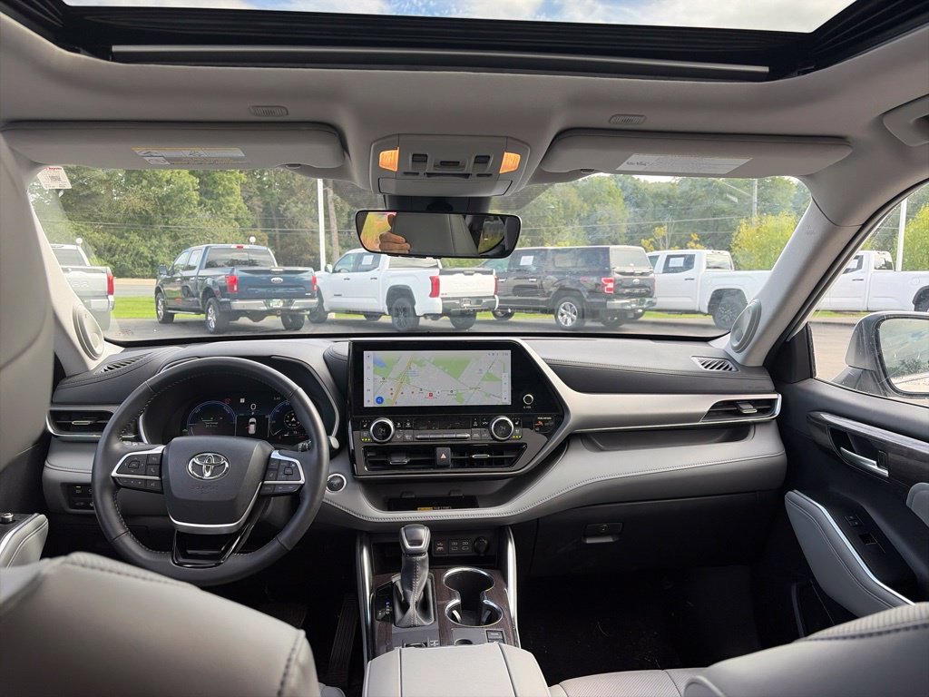 Used 2026 White/off-white Toyota Limited image 15