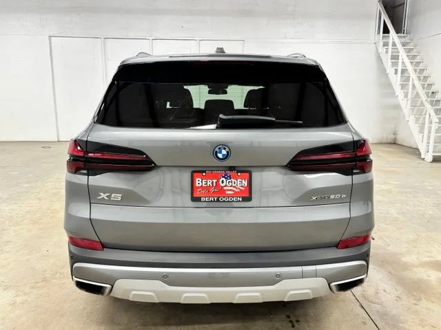 Used 2025 Gray BMW xDrive50e image 6