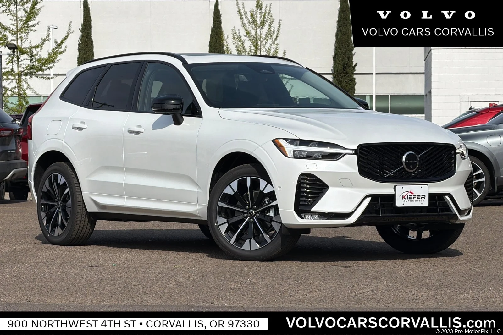 2026 Volvo XC60 B5 Plus Dark AWD's photo