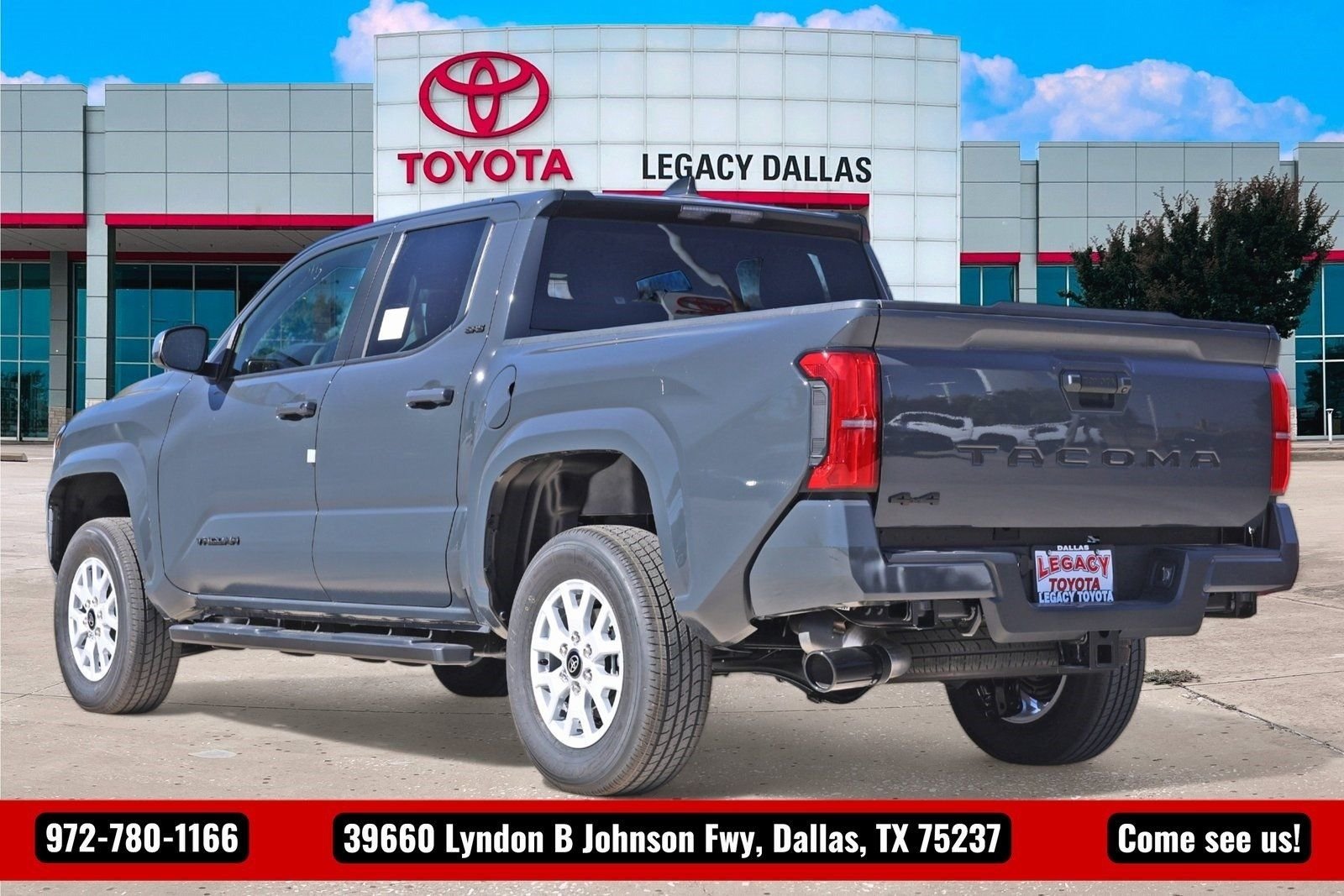 2025 Toyota Tacoma SR5 - Photo 7