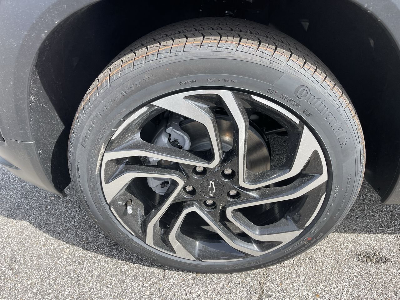 New 2026 Mosaic Black Metallic Chevrolet RS image 11