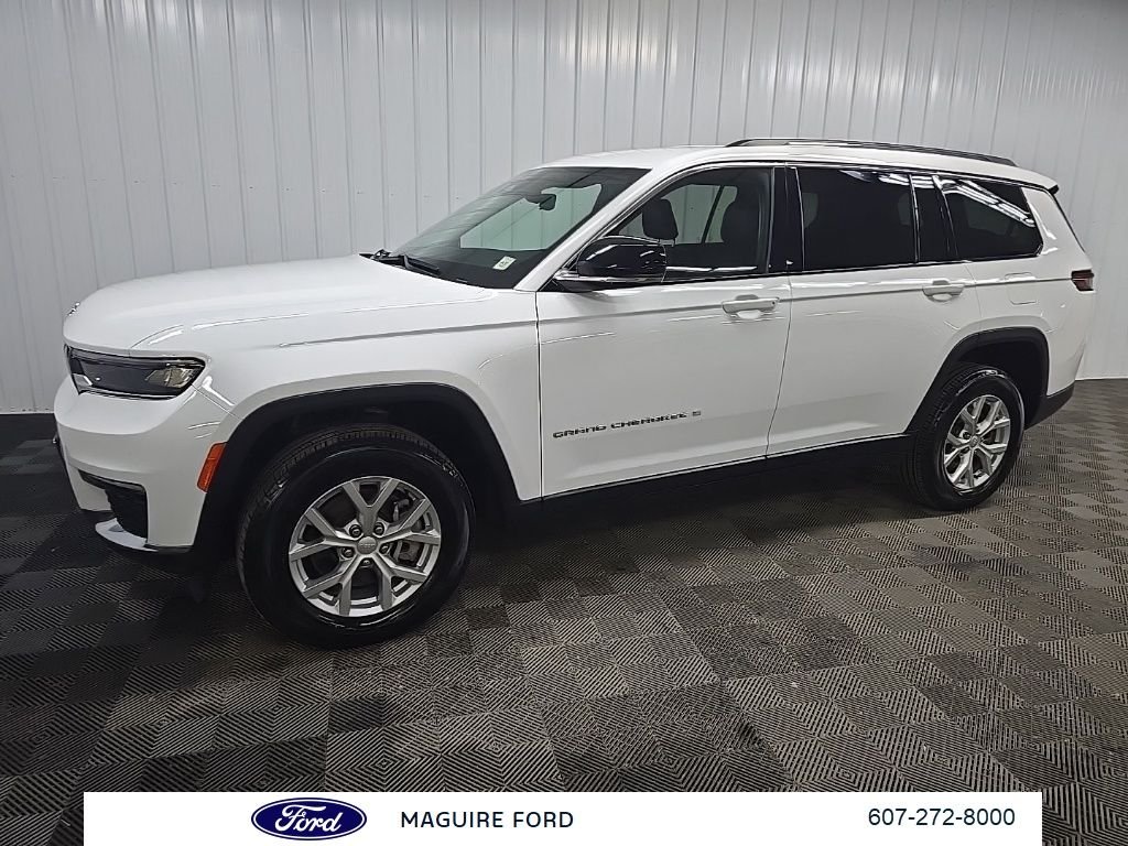 Used 2023 Bright White Clearcoat Jeep Limited image 7