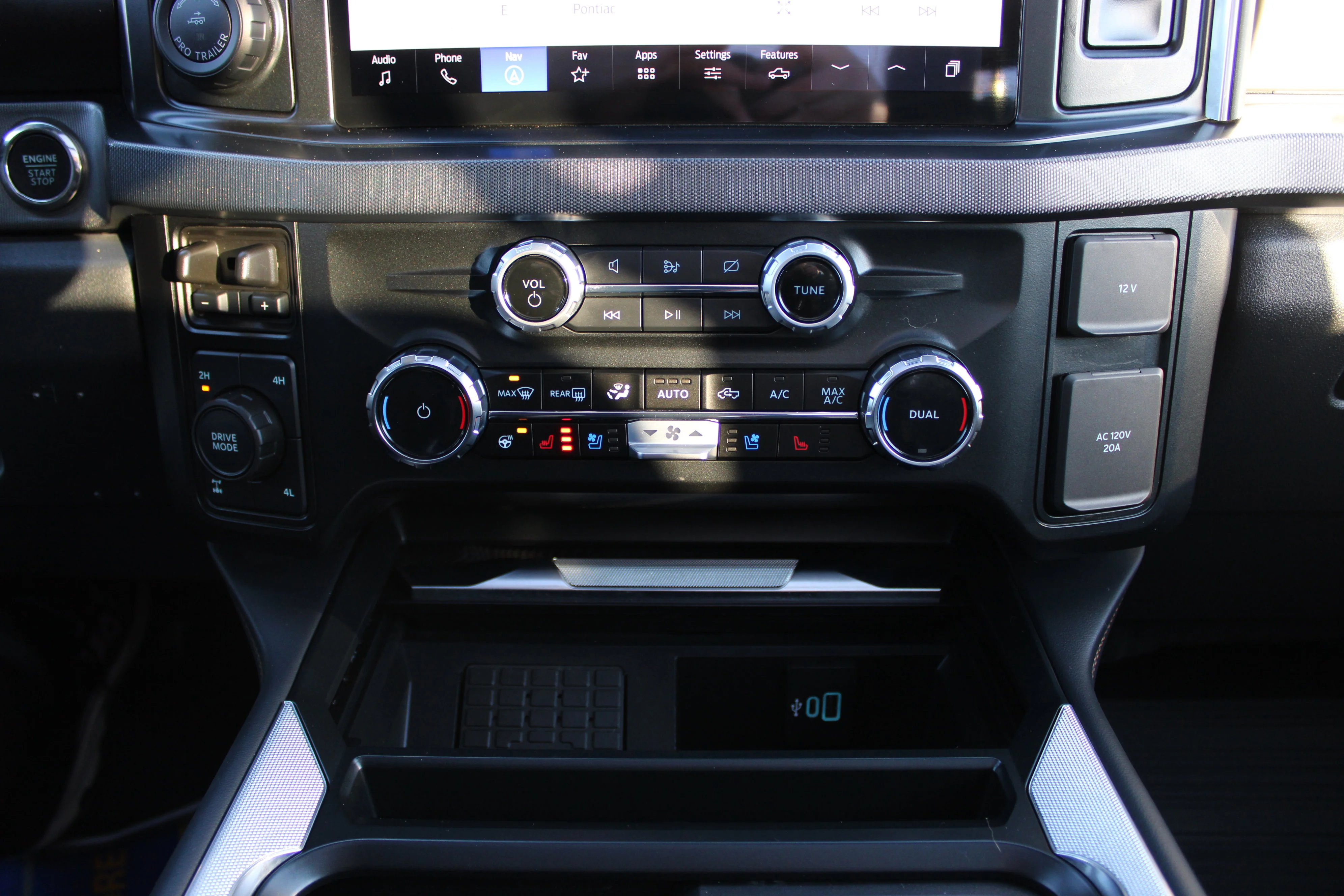Used 2024 Agate Black Metallic Ford Platinum image 29