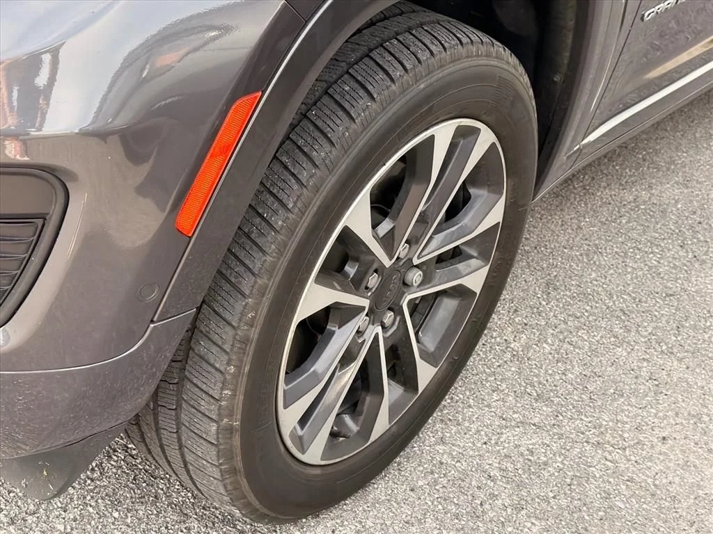 Used 2021 Gray Jeep Overland image 7