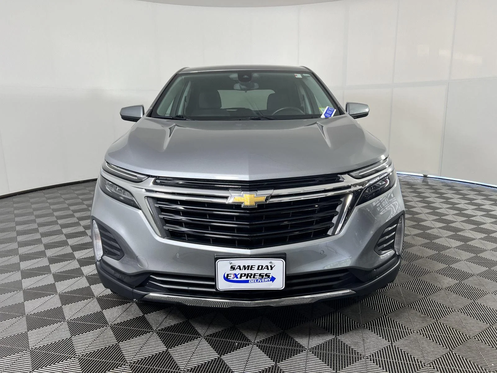 Used 2024 Sterling Gray Metallic Chevrolet LT image 31