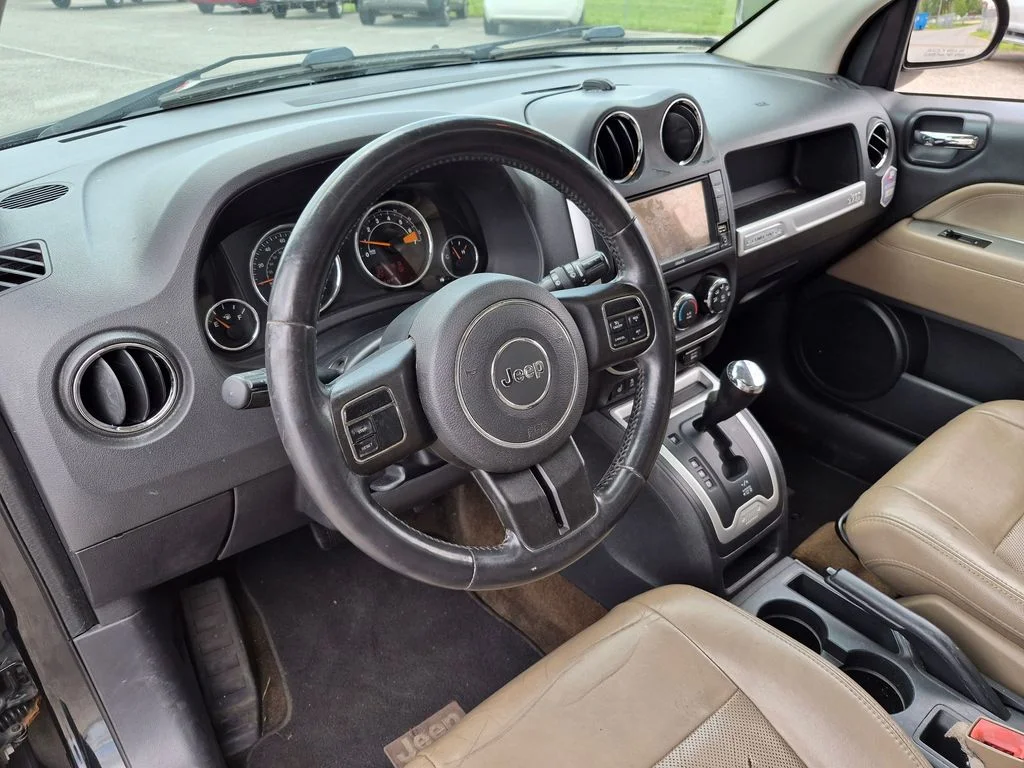 Used 2014 Black Jeep Latitude image 30