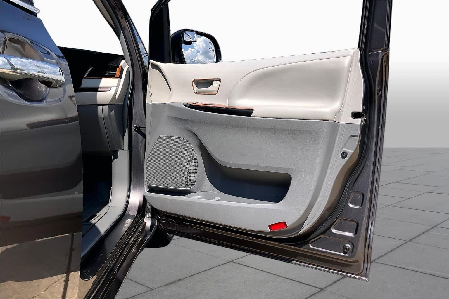Used 2013 Predawn Gray Mica Toyota LE image 23