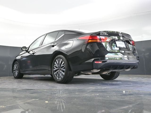 2025 Nissan Altima SV - Photo 38