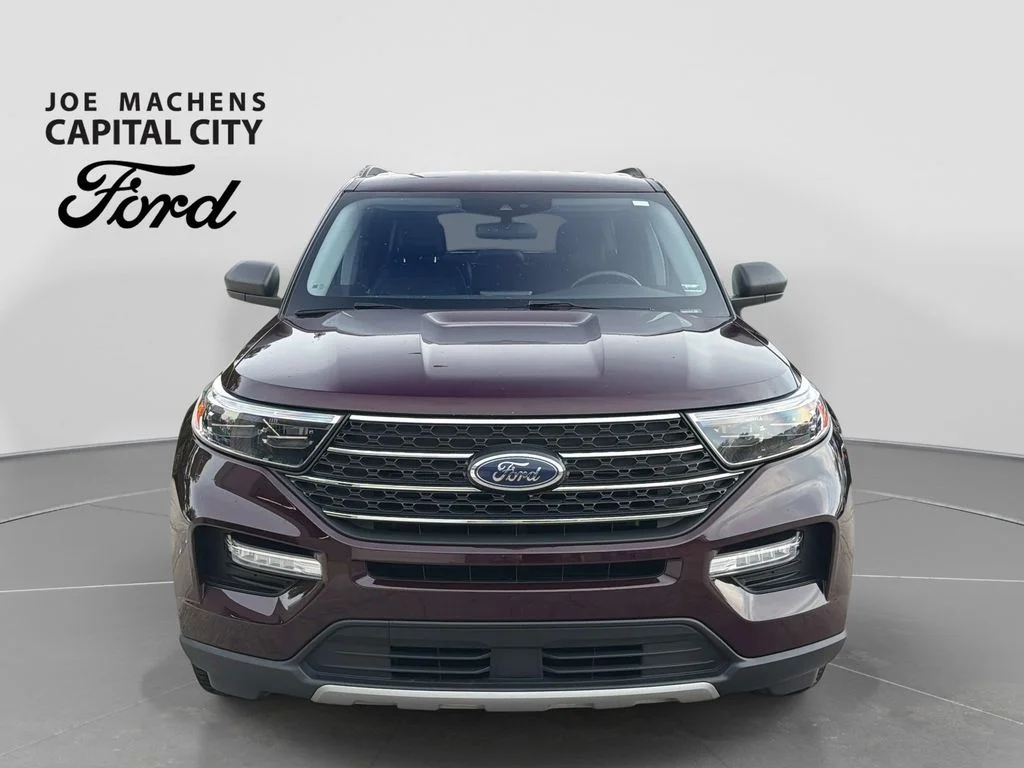 Used 2023 Jewel Red Metallic Ford XLT image 10