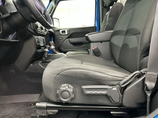 Used 2023 Blue Jeep Sport S image 18