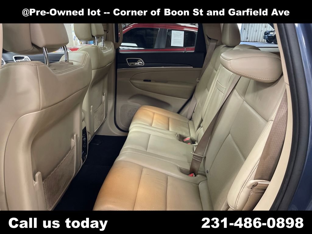Used 2019 Blue Jeep Limited image 27
