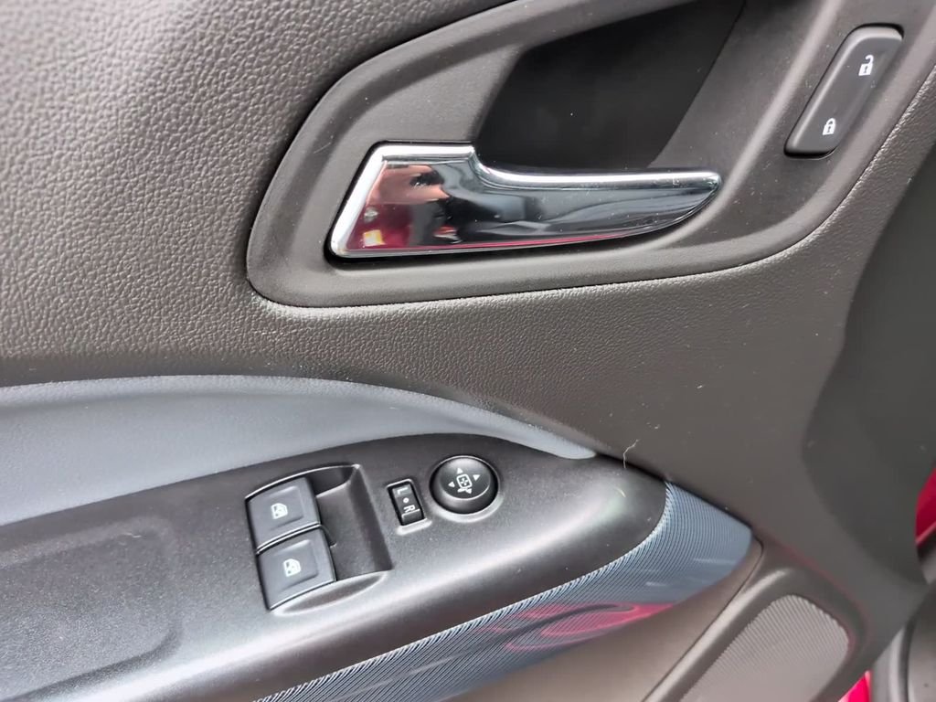 Used 2022 Red Chevrolet Z71 image 19