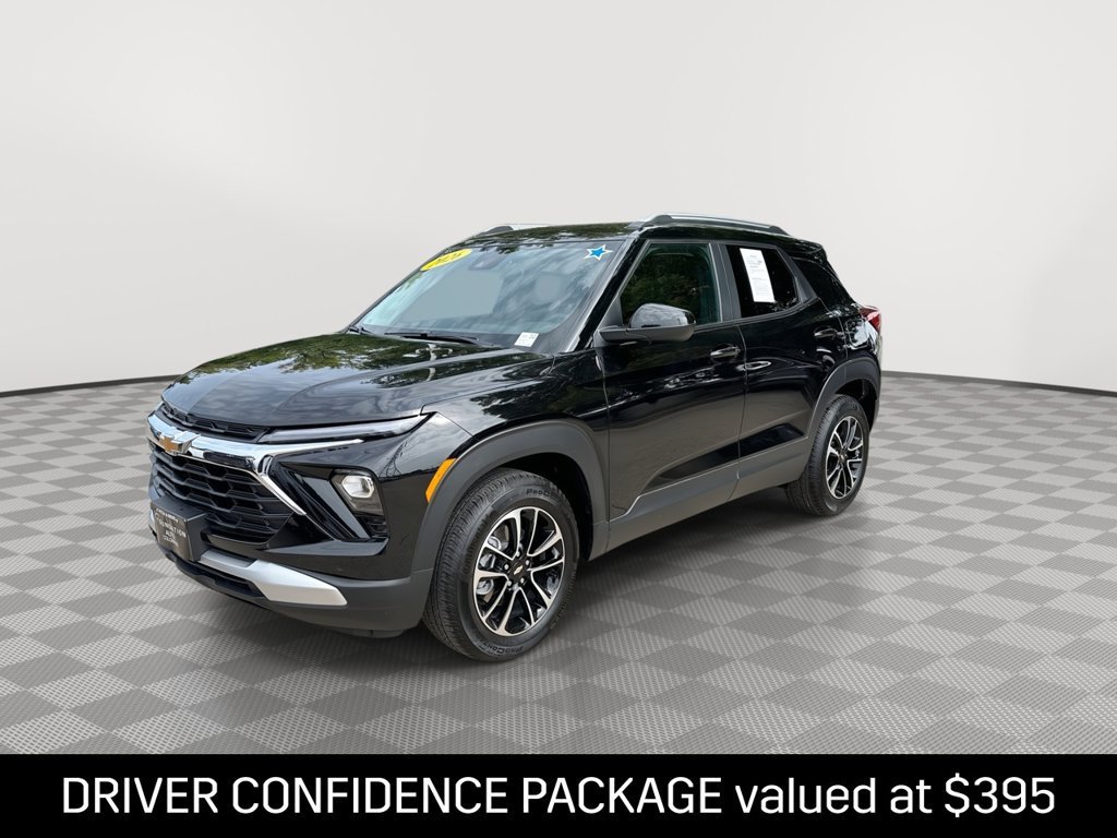 New 2026 Mosaic Black Metallic Chevrolet LT image 4