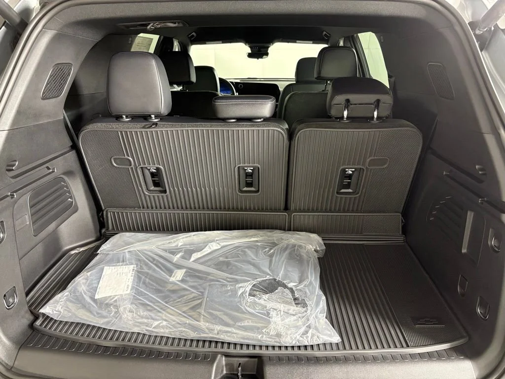 New 2026 Sterling Gray Metallic Chevrolet LT image 22