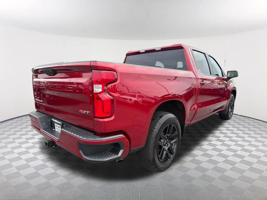 Used 2025 Red Chevrolet RST image 5