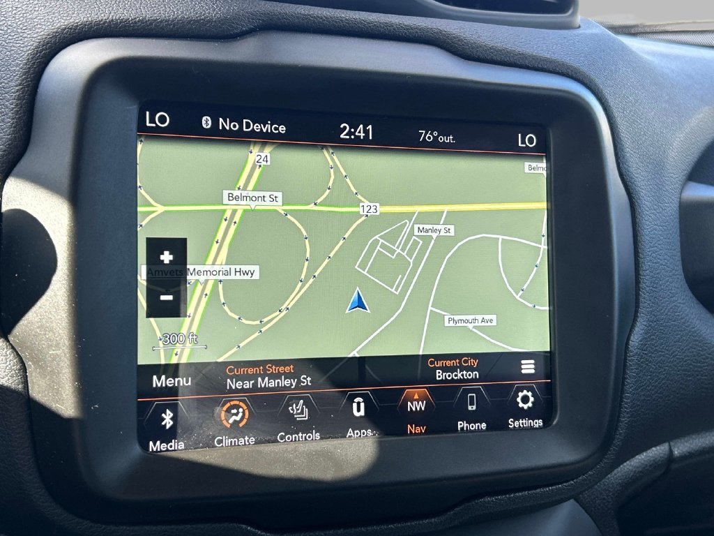 Used 2022 Black Jeep Latitude image 32
