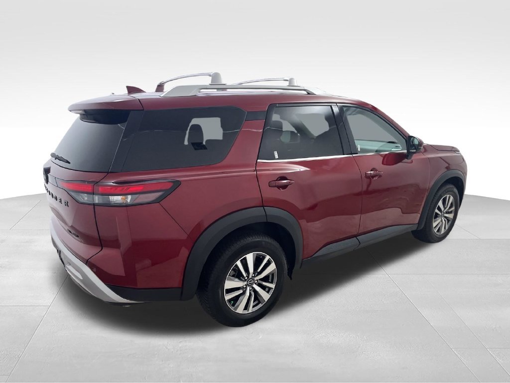 Used 2022 Red Nissan SL image 5