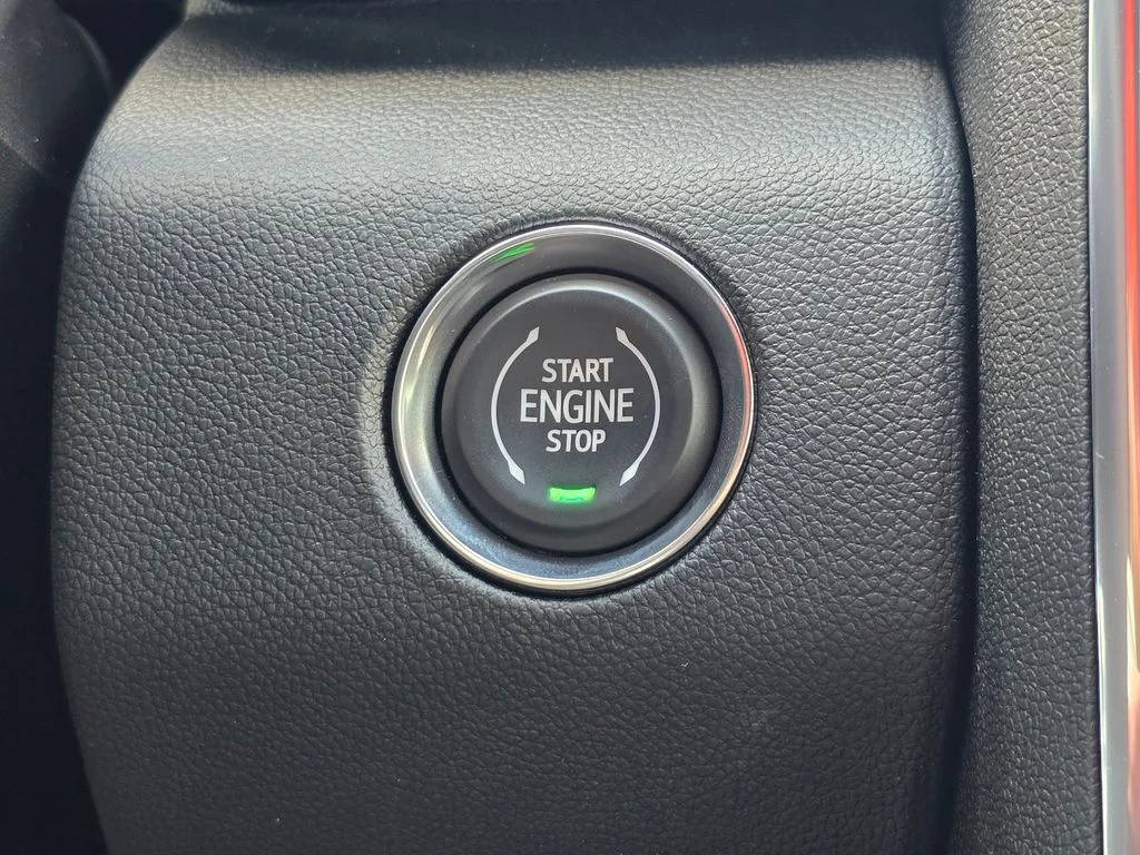 New 2026 White GMC Elevation image 31