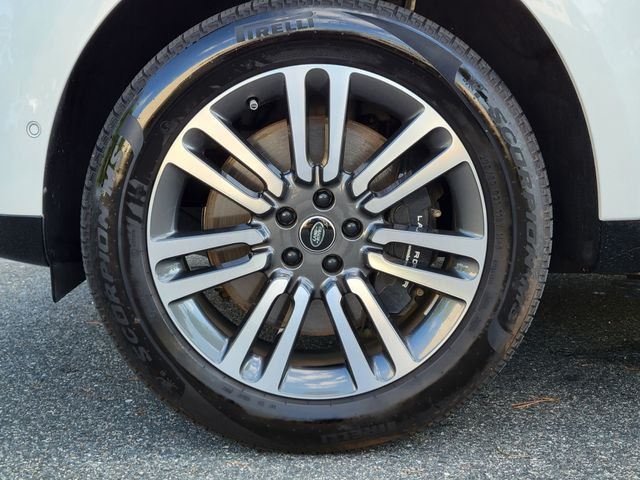 Certified Used 2025 White Land Rover Autobiography image 19
