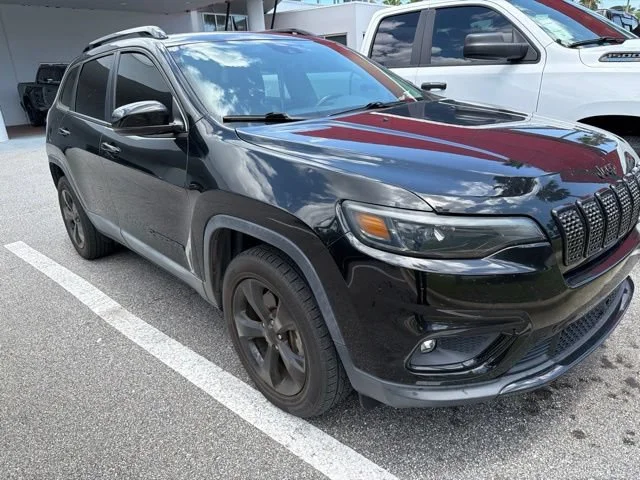 Used 2021 Diamond Black Jeep Altitude image 4