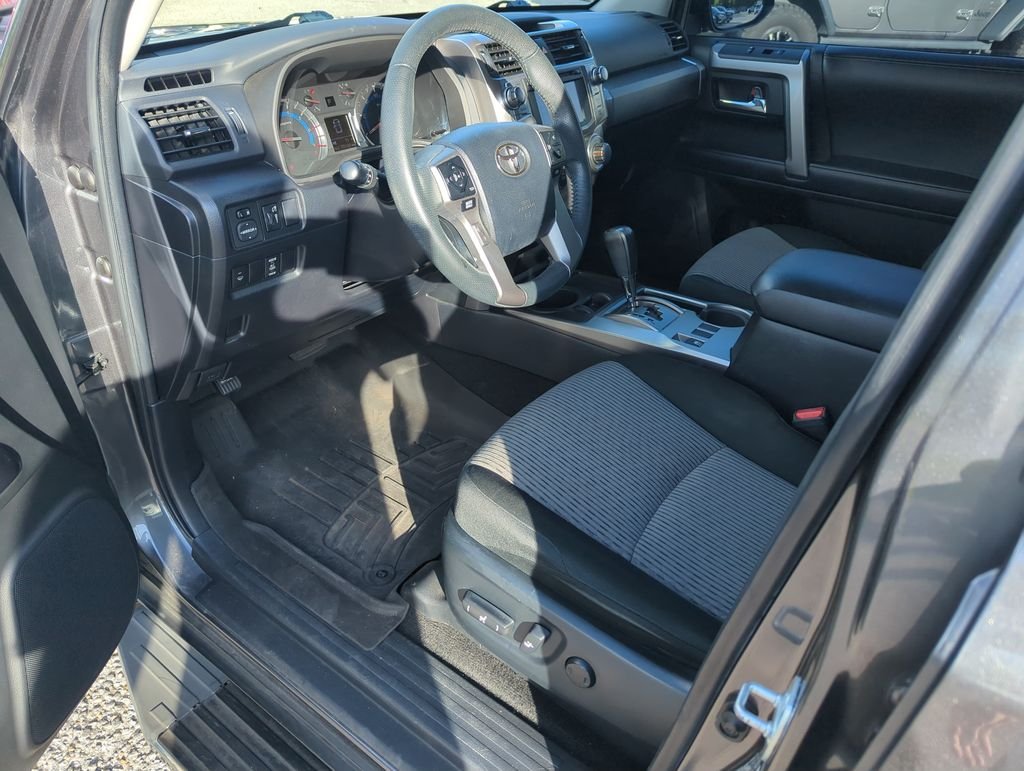 Used 2019 Gray Toyota SR5 image 11