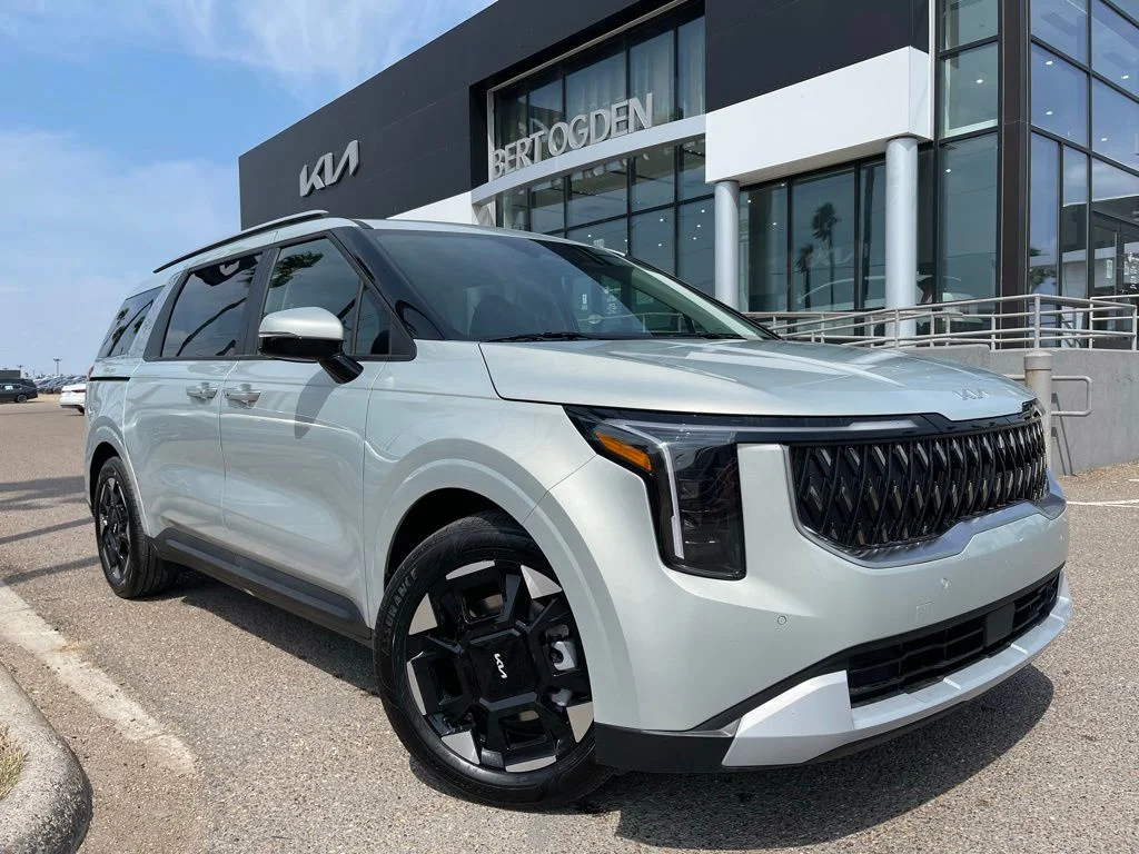 2026 Kia Sedona EX's photo