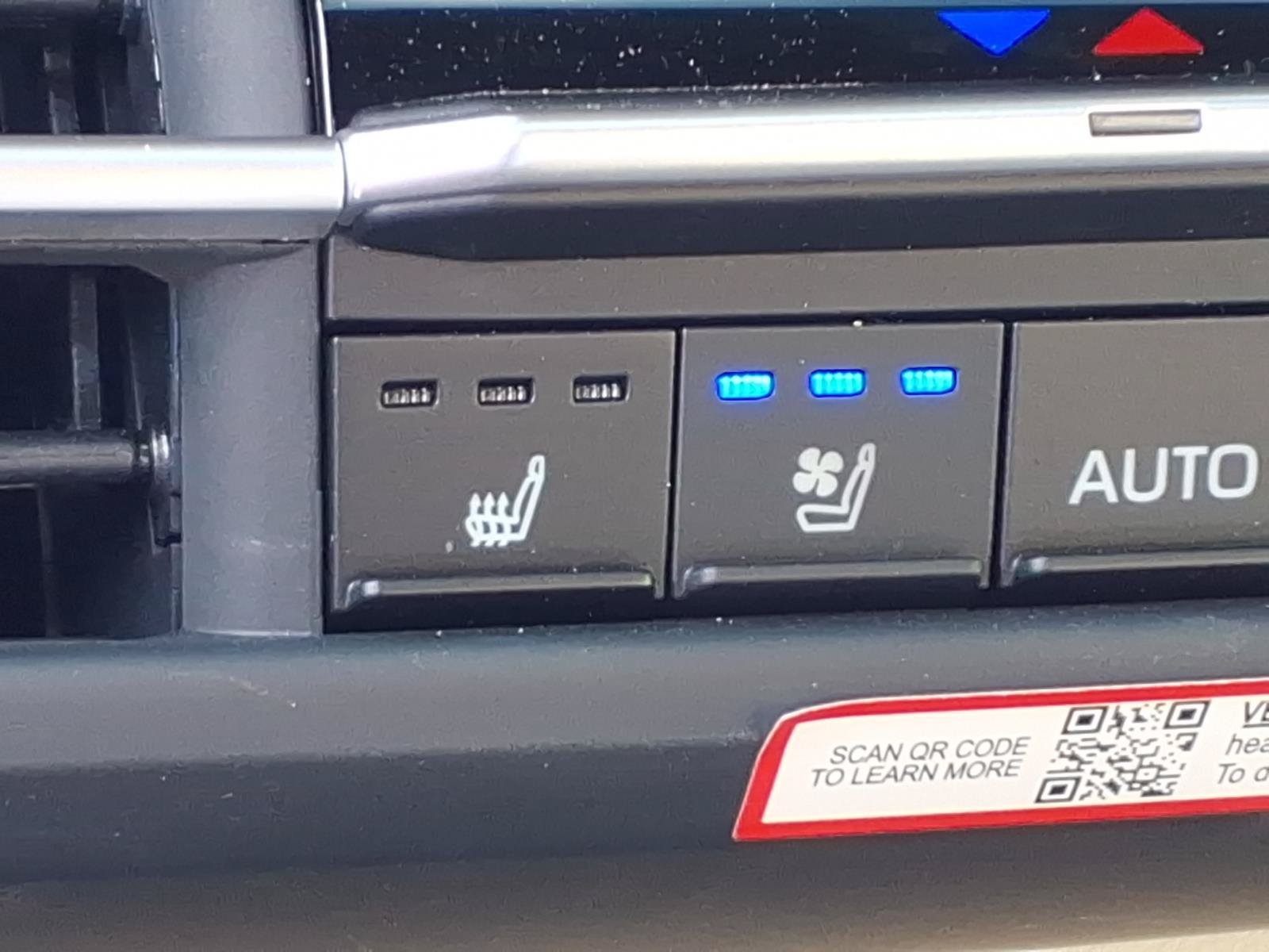 Used 2026 Wind Chill Pearl Toyota Limited image 22