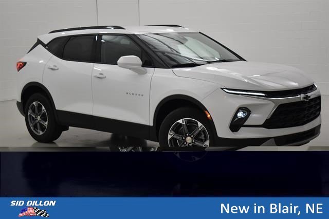 New 2026 Summit White Chevrolet 2LT image 11