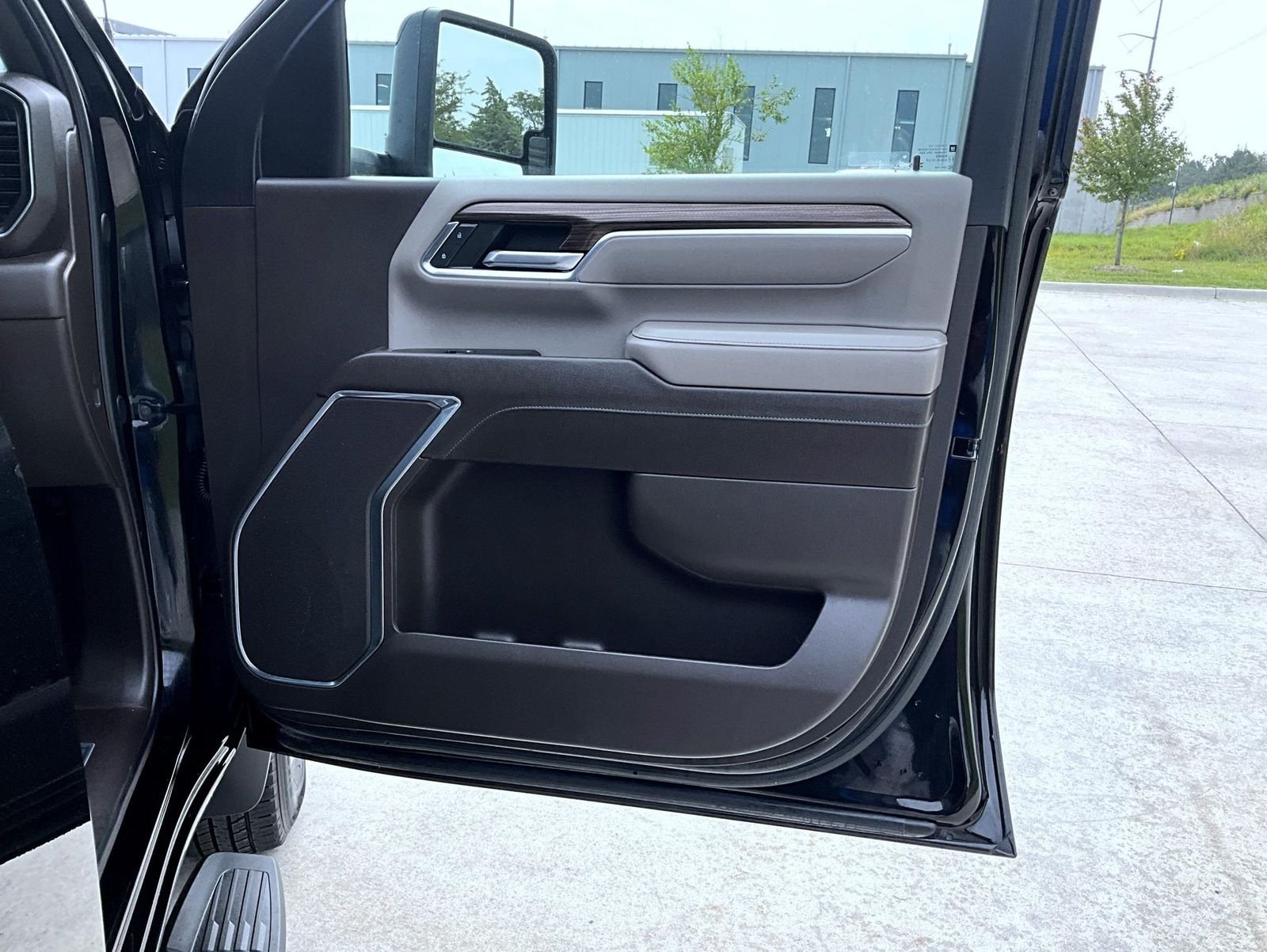 Used 2024 Black Chevrolet LT image 17