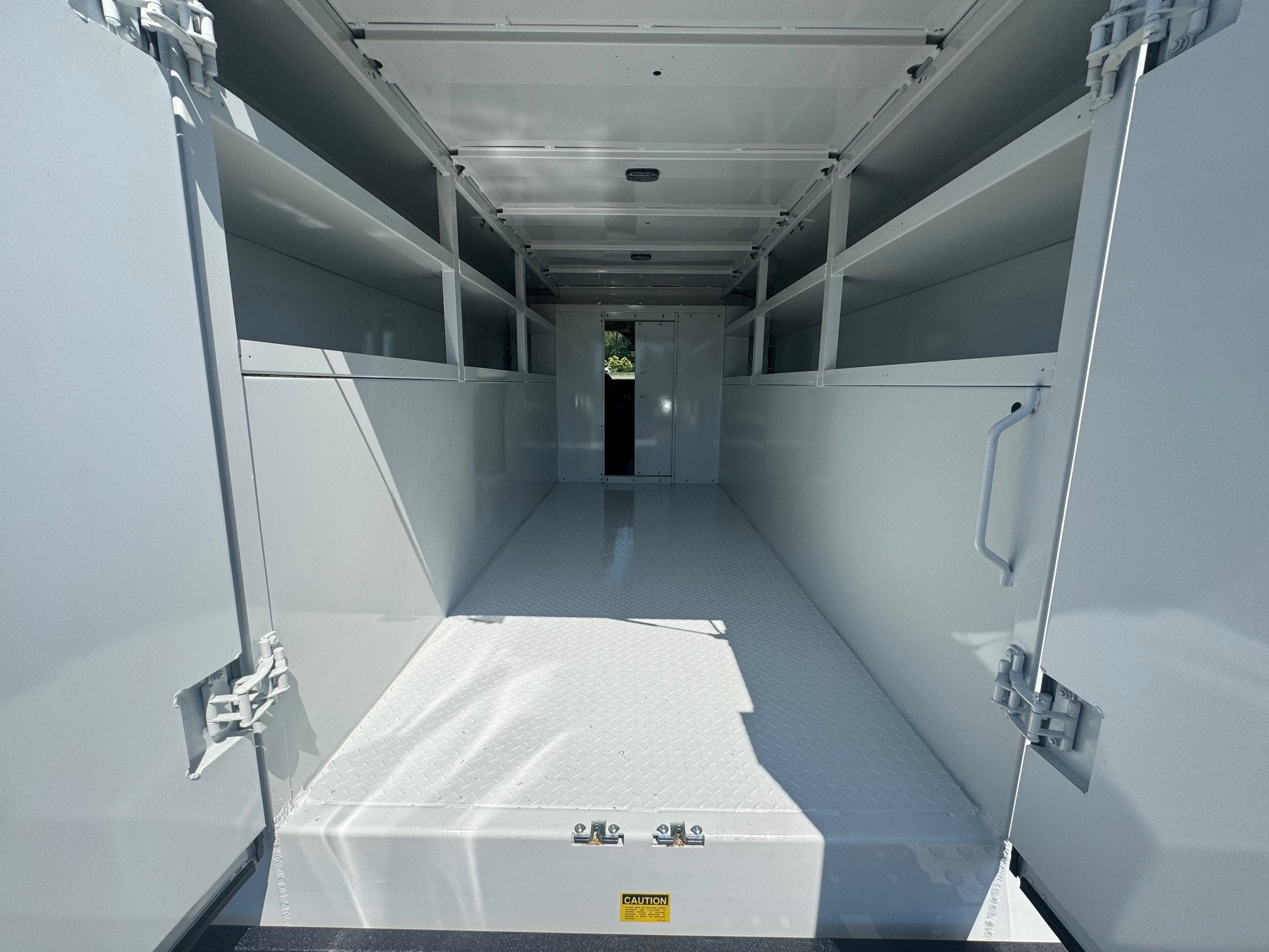 New 2025 Oxford White Ford Cutaway image 3