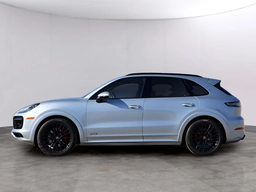 2023 Porsche Cayenne GTS - Photo 2