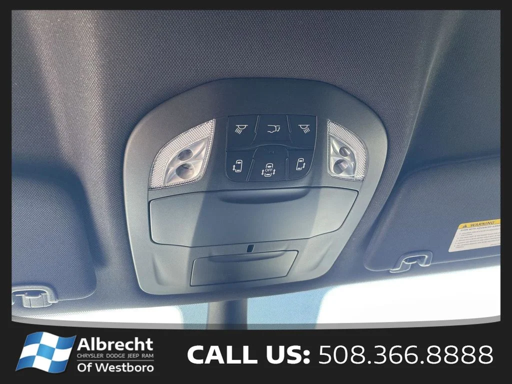 New 2026 Bright White Clear-Coat Exterior Paint Chrysler Select image 24