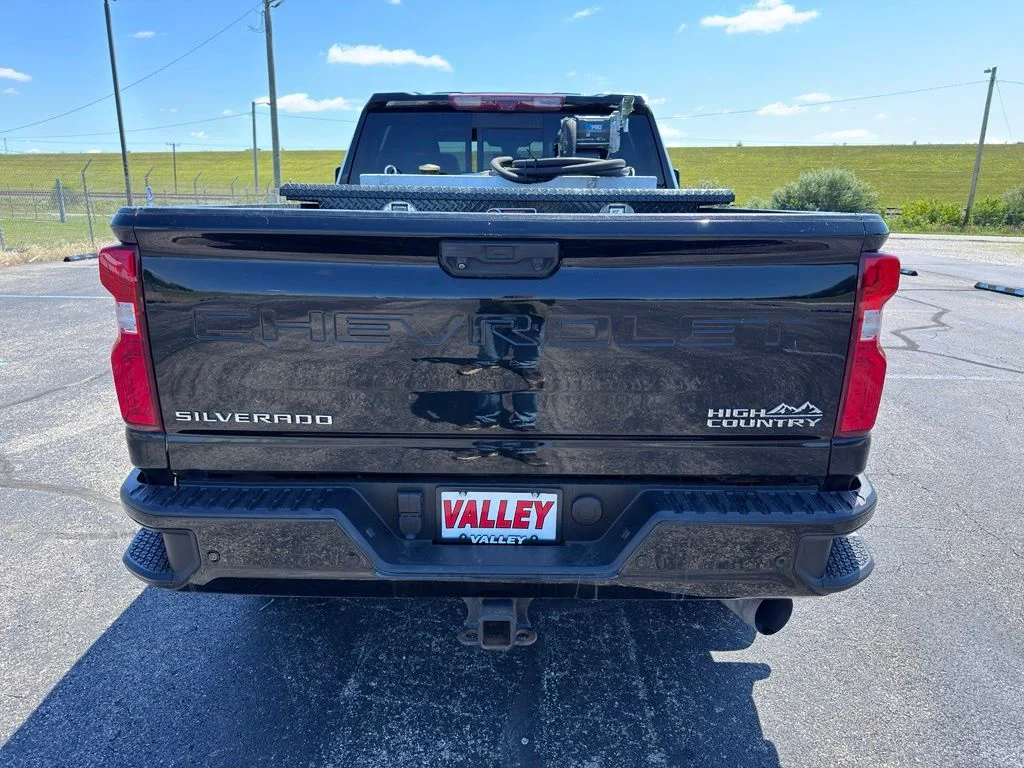 Used 2022 Black Chevrolet High Country image 16